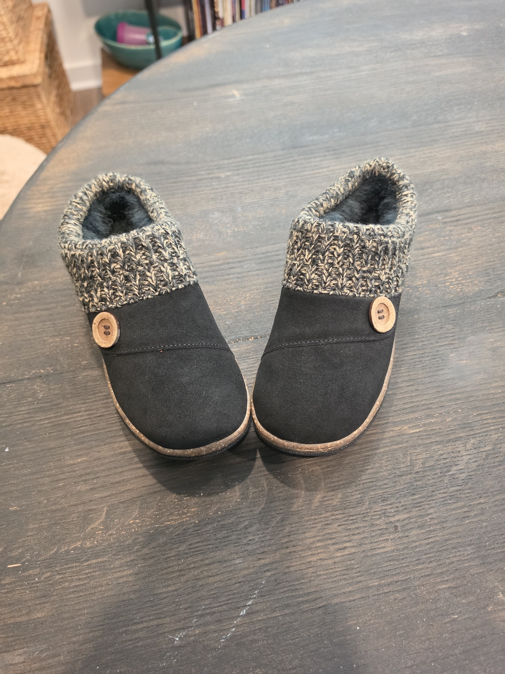 Women's Cozy Knit-Cuff Slip-On Slippers - Black
